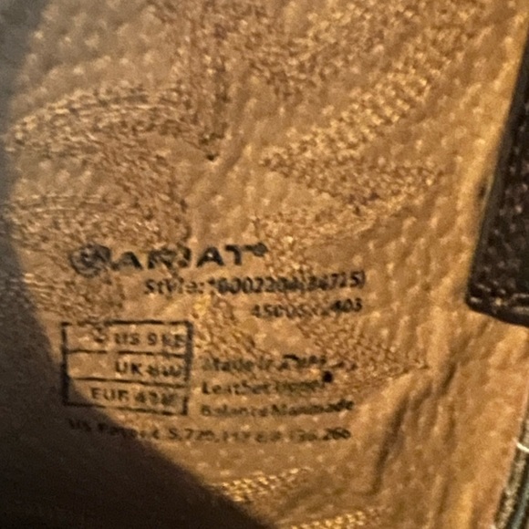 Ariat cowboy boots - Picture 2 of 3